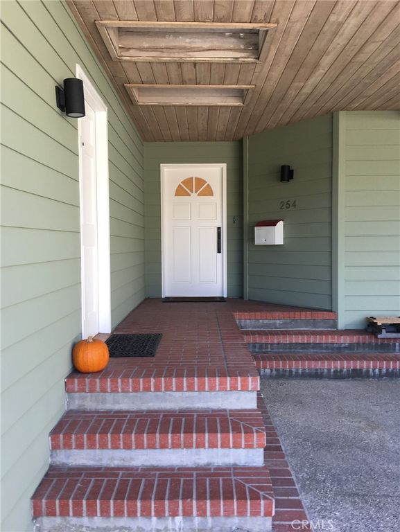 Image 3 of property listing at Address unavailable.