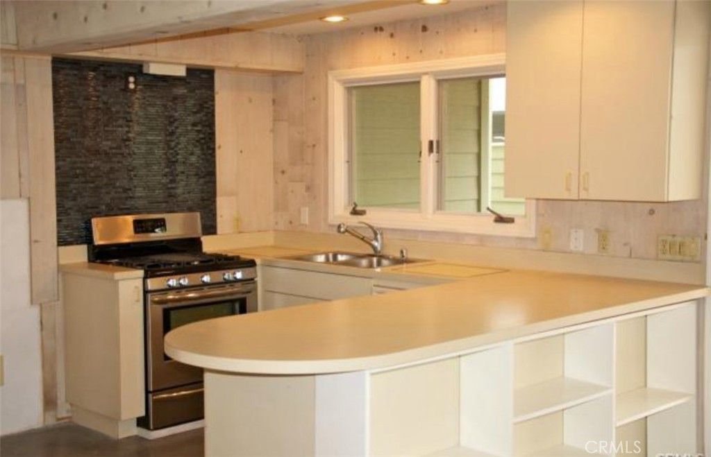 Image 46 of property listing at Address unavailable.