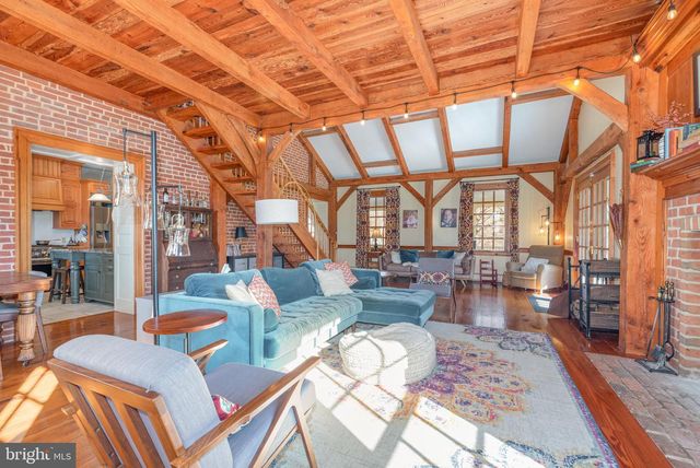 10 HULL DR, East Berlin, PA 17316