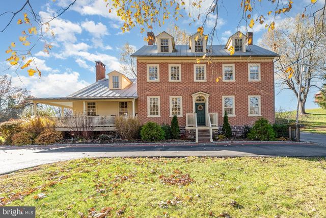 10 HULL DR, East Berlin, PA 17316