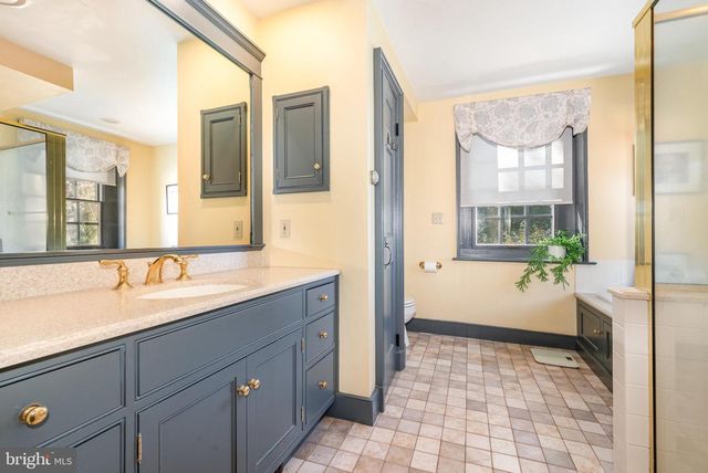 10 HULL DR, East Berlin, PA 17316