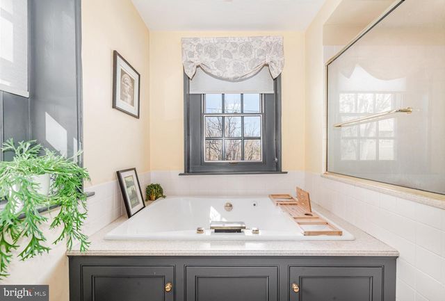 10 HULL DR, East Berlin, PA 17316