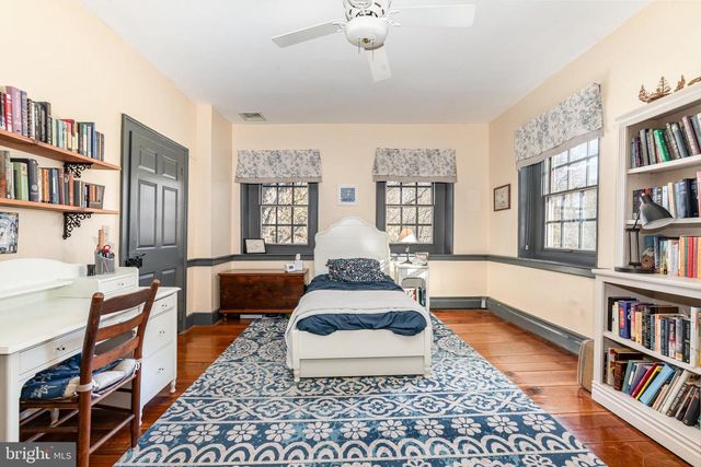 10 HULL DR, East Berlin, PA 17316