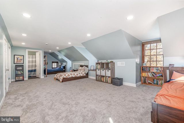 10 HULL DR, East Berlin, PA 17316