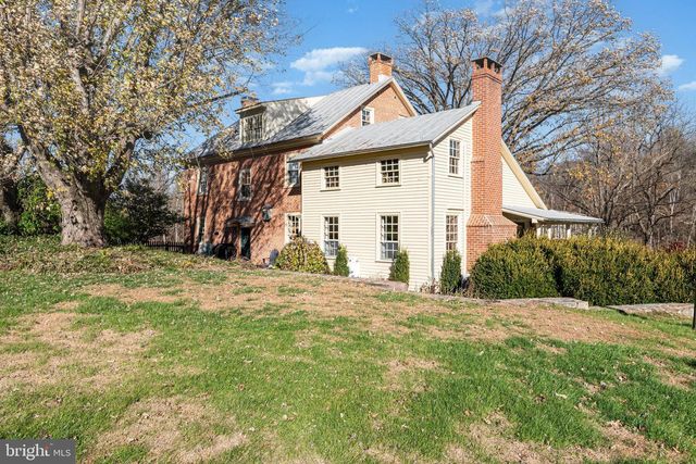 10 HULL DR, East Berlin, PA 17316