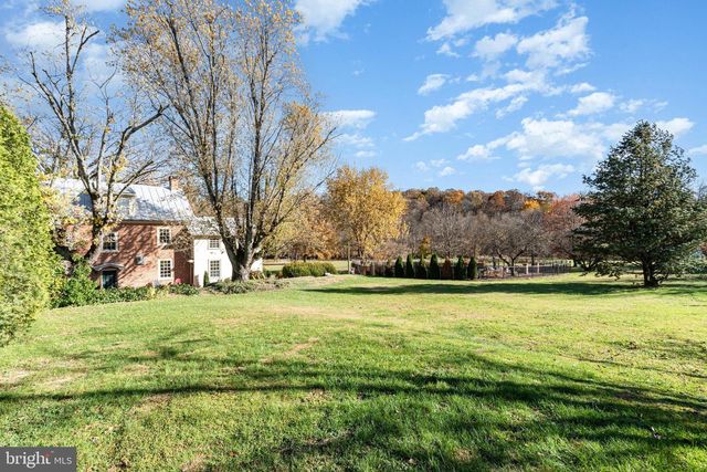 10 HULL DR, East Berlin, PA 17316