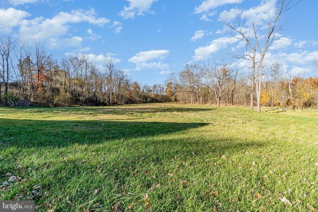 10 HULL DR, East Berlin, PA 17316