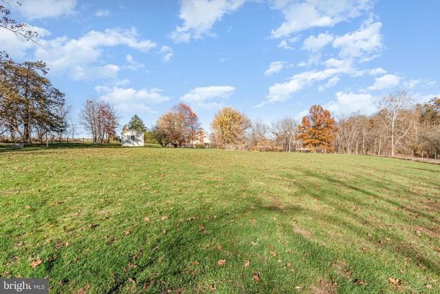 10 HULL DR, East Berlin, PA 17316