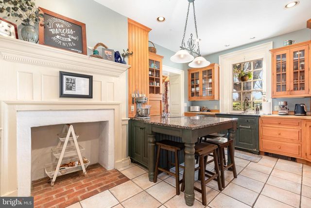 10 HULL DR, East Berlin, PA 17316