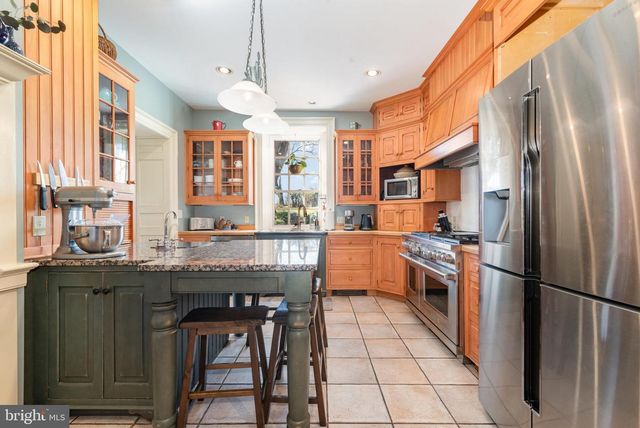 10 HULL DR, East Berlin, PA 17316