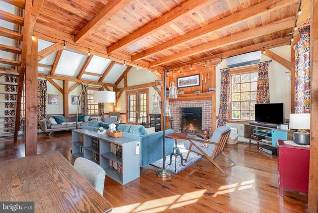 10 HULL DR, East Berlin, PA 17316