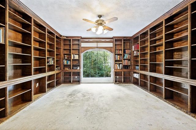 10805 Colony Wood Place, The Woodlands, TX 77380