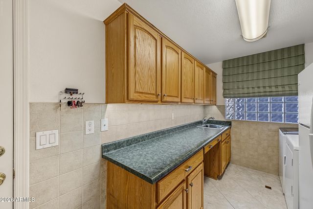 24412 S BERRYBROOK Drive, Sun Lakes, AZ 85248