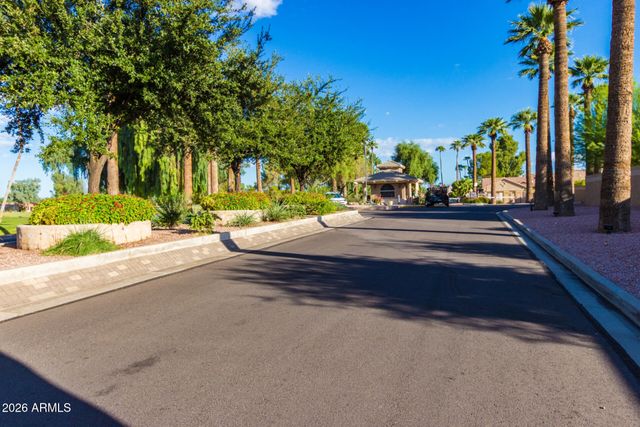 24412 S BERRYBROOK Drive, Sun Lakes, AZ 85248