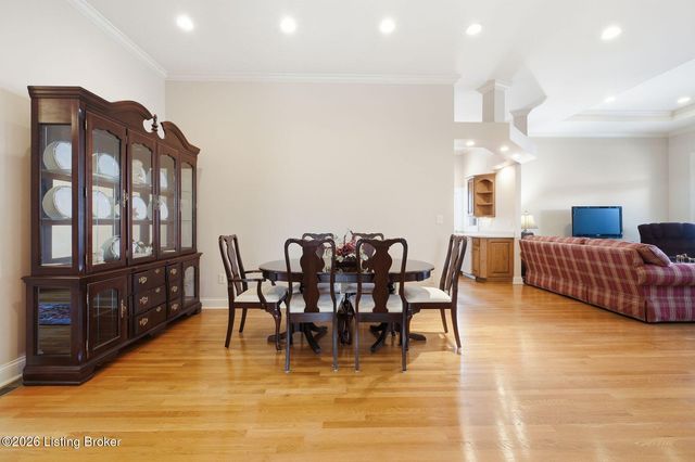 8006 Hall Farm Dr, Louisville, KY 40291