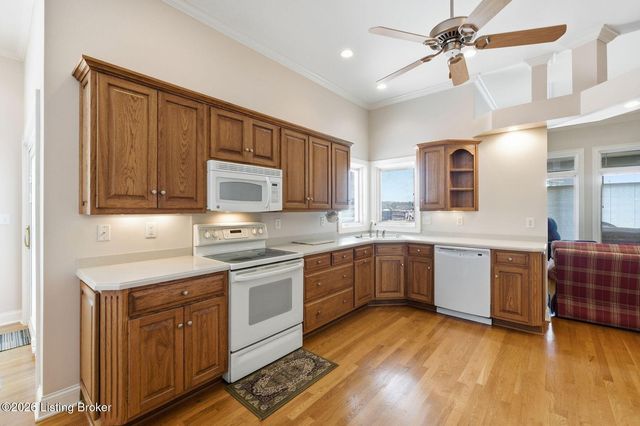 8006 Hall Farm Dr, Louisville, KY 40291