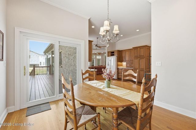 8006 Hall Farm Dr, Louisville, KY 40291
