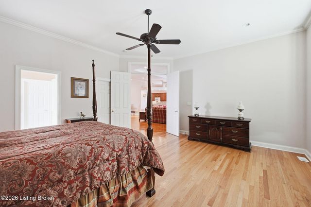 8006 Hall Farm Dr, Louisville, KY 40291
