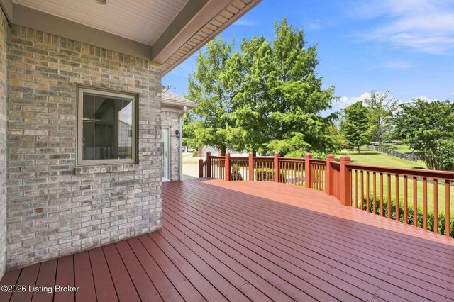 8006 Hall Farm Dr, Louisville, KY 40291