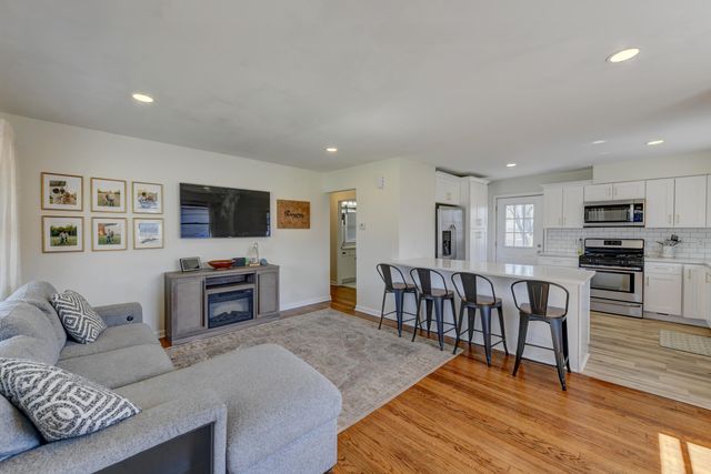 129 Pine Street, Lowell, IN 46356