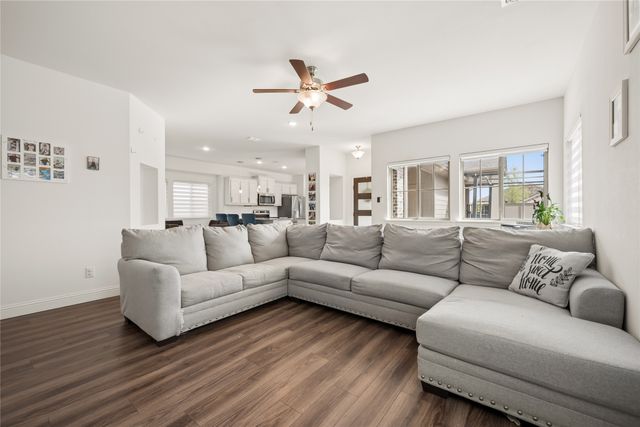 916 Crockett Street, Aubrey, TX 76227