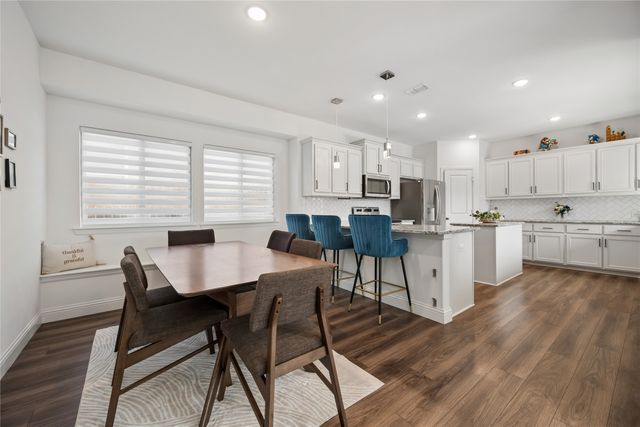 916 Crockett Street, Aubrey, TX 76227