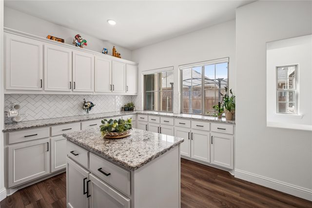 916 Crockett Street, Aubrey, TX 76227