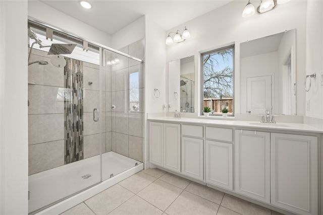 916 Crockett Street, Aubrey, TX 76227