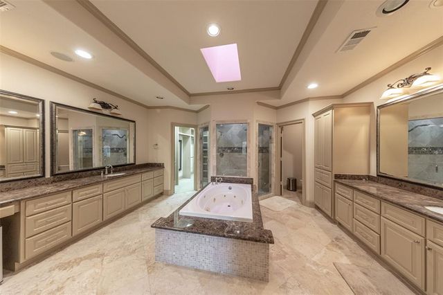 1111 Vista Creek Drive, Sugar Land, TX 77478