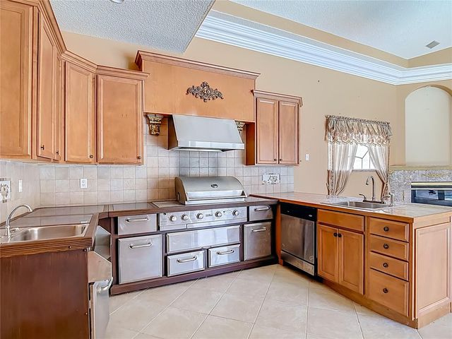 9460 BEARFOOT TRAIL, Weeki Wachee, FL 34613