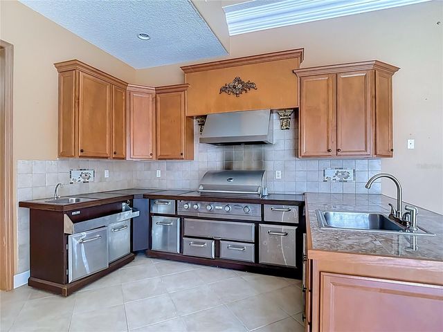 9460 BEARFOOT TRAIL, Weeki Wachee, FL 34613