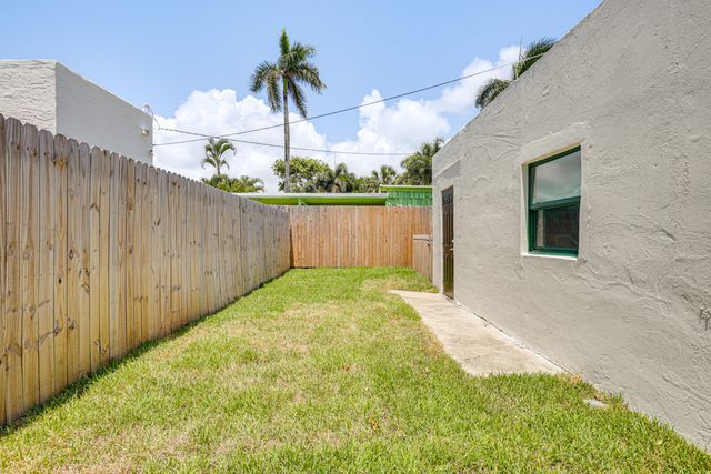 411 Valley Forge Road, West Palm Beach, FL 33405