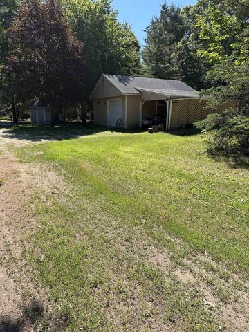 8713 N 3rd Court, Westfield, WI 53964