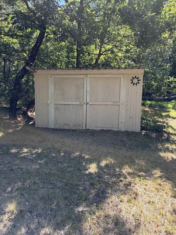 8713 N 3rd Court, Westfield, WI 53964