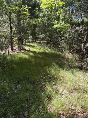 8713 N 3rd Court, Westfield, WI 53964