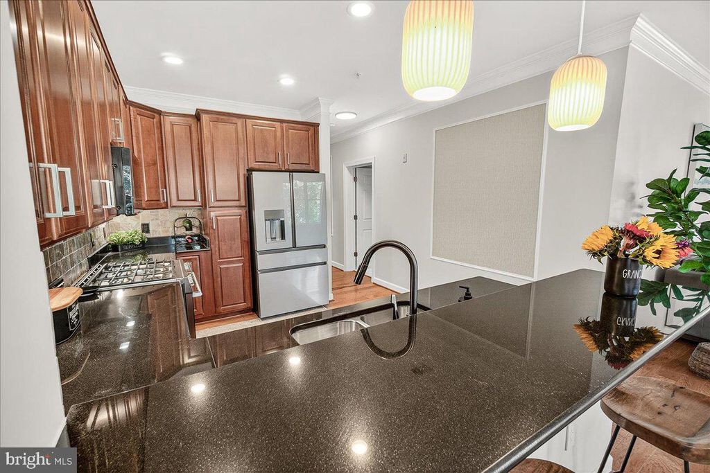 Image 2 of property listing at 35 E ALL SAINTS ST #111, Frederick, MD 21701