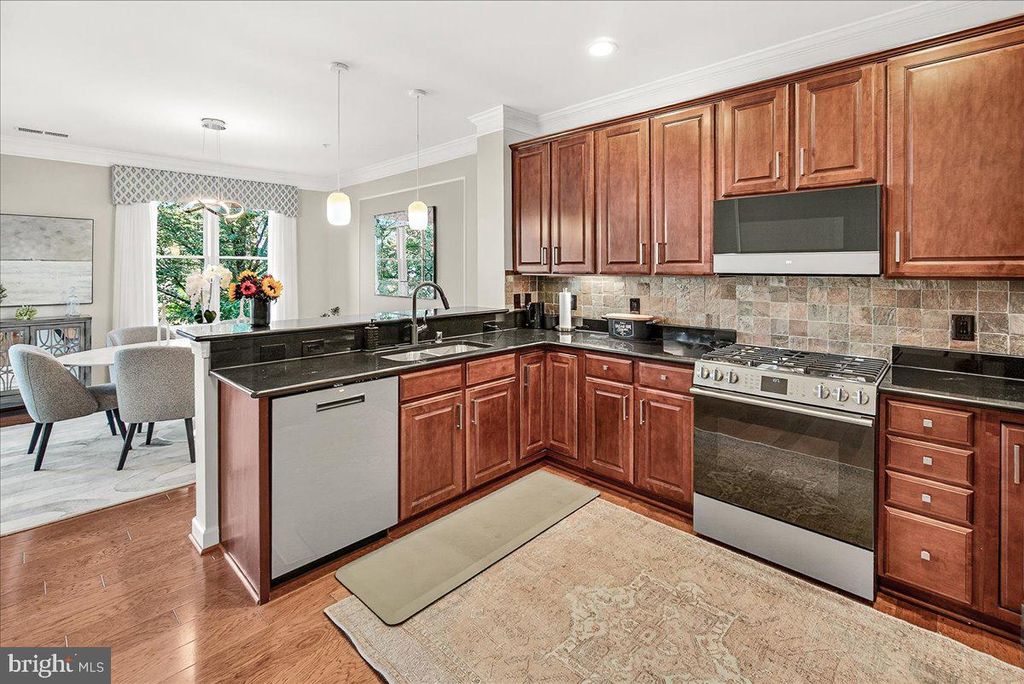 Image 27 of property listing at 35 E ALL SAINTS ST #111, Frederick, MD 21701