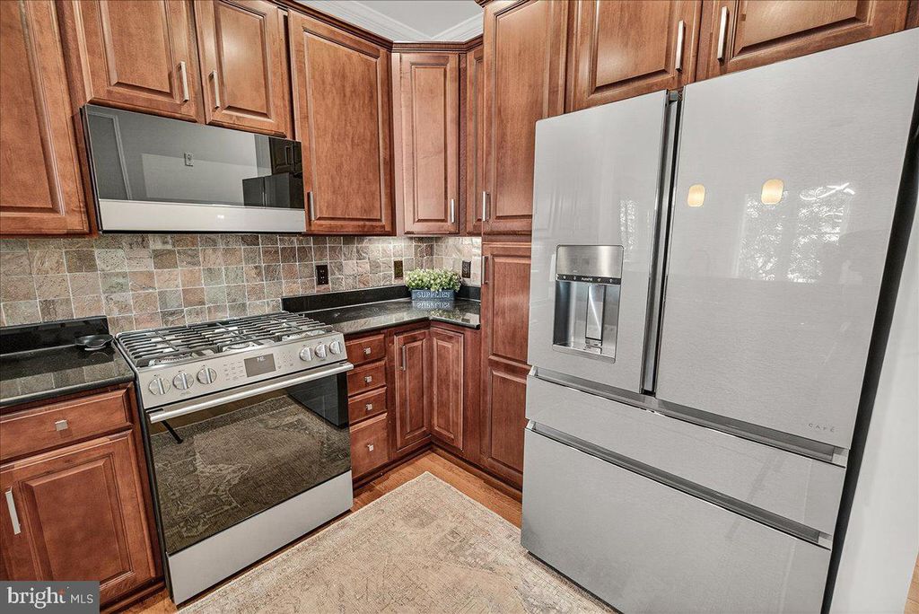 Image 3 of property listing at 35 E ALL SAINTS ST #111, Frederick, MD 21701