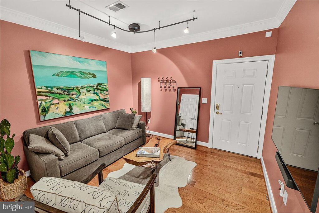 Image 44 of property listing at 35 E ALL SAINTS ST #111, Frederick, MD 21701