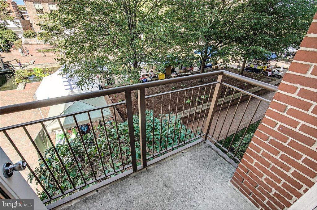 Image 8 of property listing at 35 E ALL SAINTS ST #111, Frederick, MD 21701