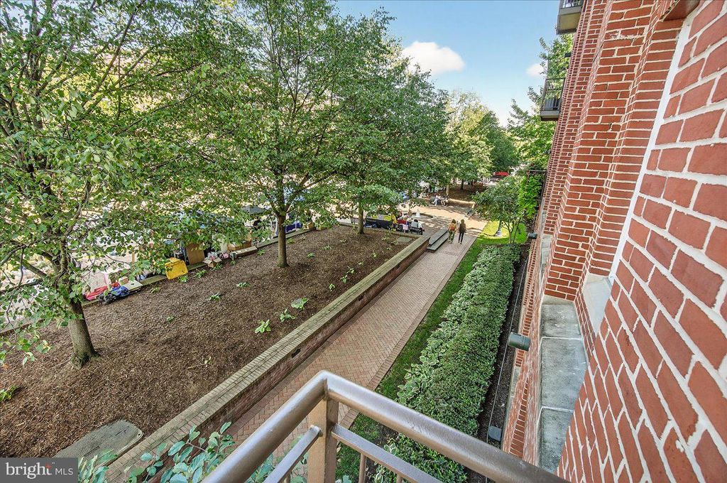 Image 9 of property listing at 35 E ALL SAINTS ST #111, Frederick, MD 21701
