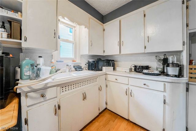 1347 Hammel Street, Akron, OH 44306