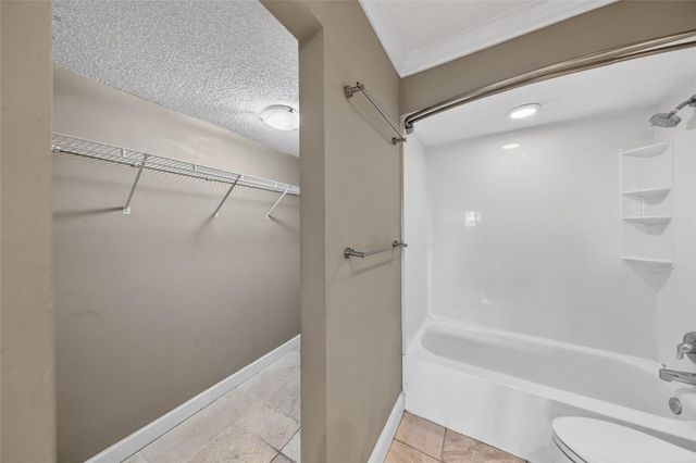 3004 NE 5th Terrace 305-C, Wilton Manors, FL 33334