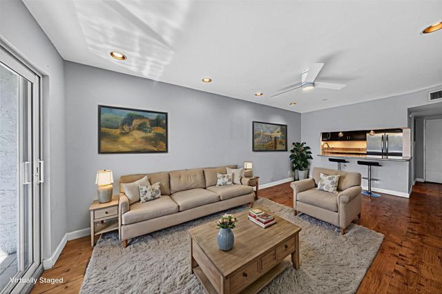 3004 NE 5th Terrace 305-C, Wilton Manors, FL 33334