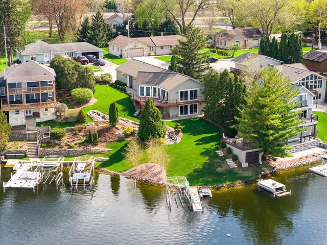 N50W35310 Wisconsin AVENUE, Oconomowoc, WI 53066