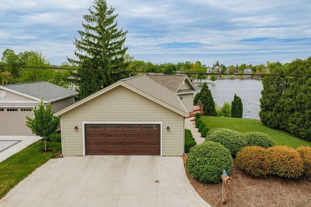 N50W35310 Wisconsin AVENUE, Oconomowoc, WI 53066