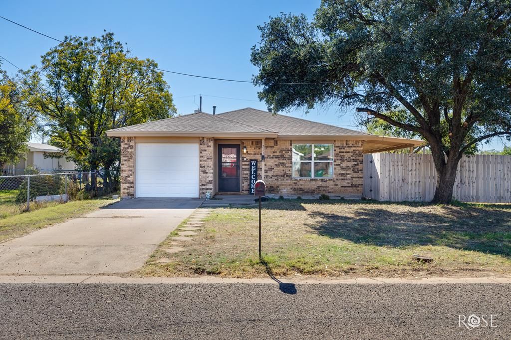 Image 1 of property listing at 713 E 46th St, San Angelo, TX 76903