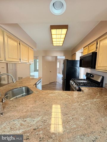 111 SANDHURST DR, Mount Laurel, NJ 08054