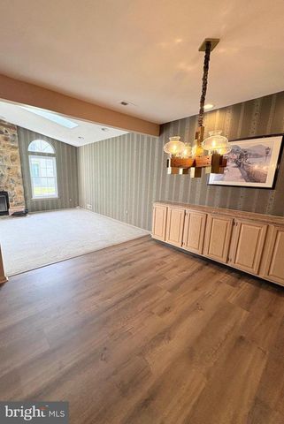 111 SANDHURST DR, Mount Laurel, NJ 08054