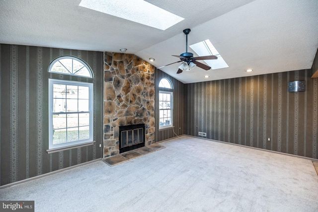 111 SANDHURST DR, Mount Laurel, NJ 08054